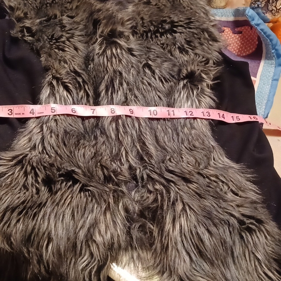 Fuzzy Vest size L - Picture 7 of 9